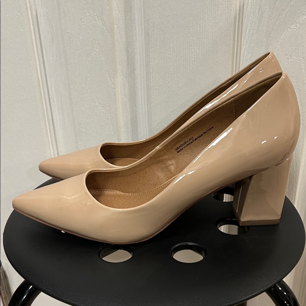 Nude Pumps Size 11